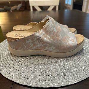 NEW Fly London Sandals Size 9